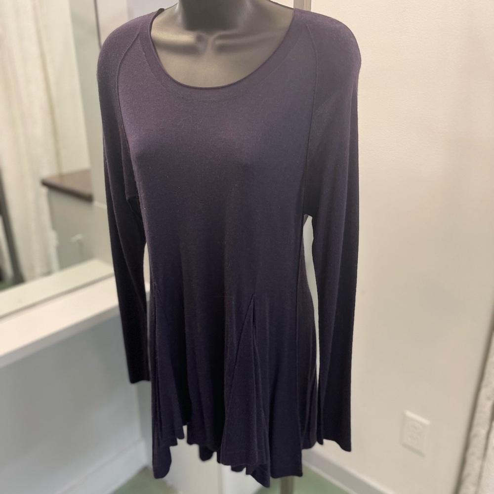 Kokun sweater in navy blue. Brand new, with tags. Made of bamboo and cashmere!
